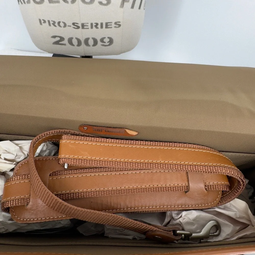 Hartmann tan leather